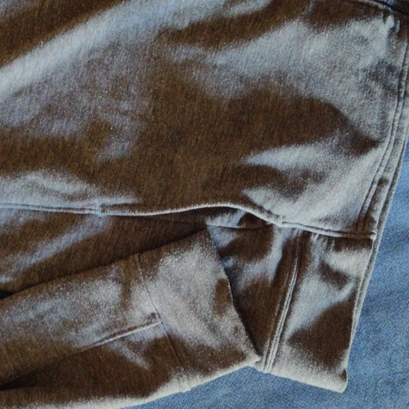 Under Armour Hoodie - Picture 3 of 5